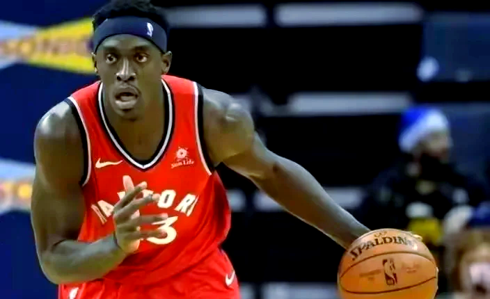 西亚卡姆回归赛场，出色防守首场状态亮眼，日本队观众沸腾！